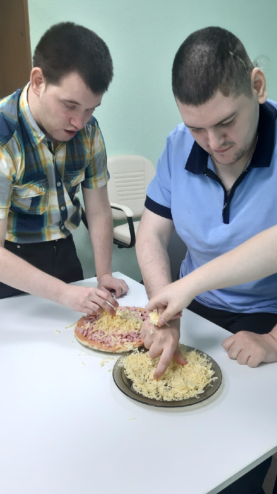 Готовить это просто. Пицца