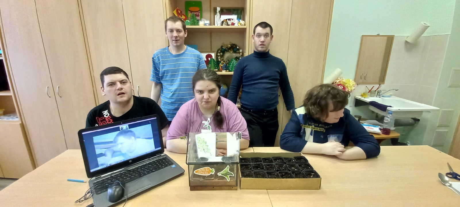 Огород на подоконнике