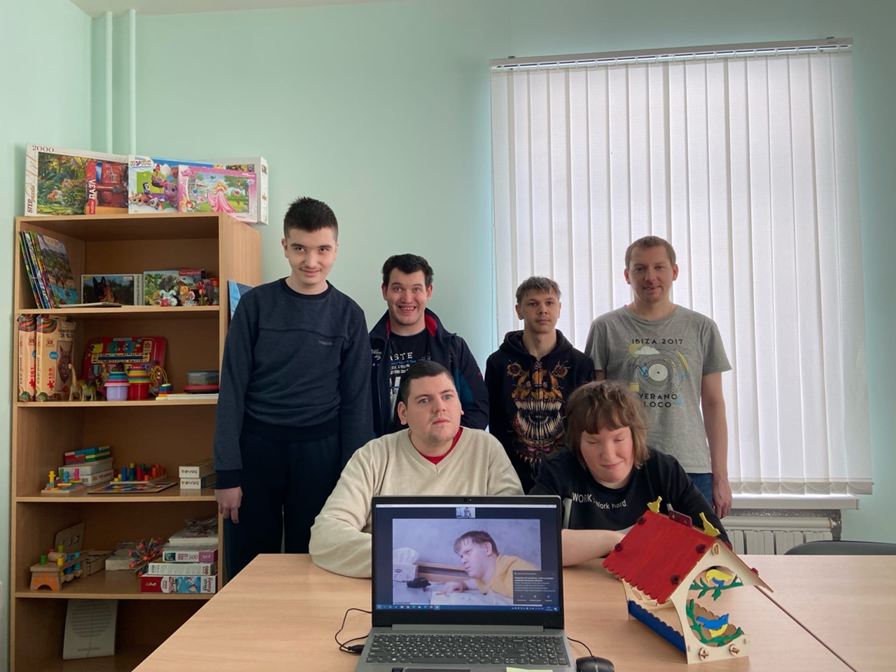 Изготовление кормушки