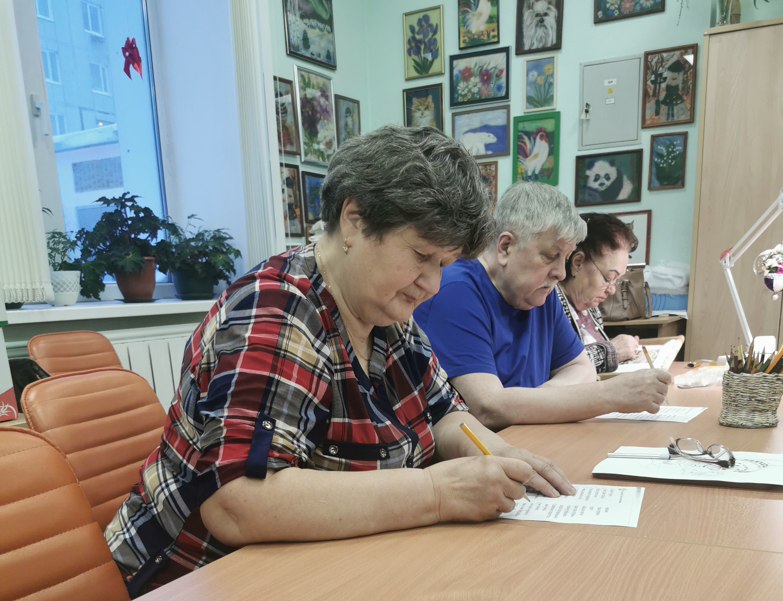 В стационарном отделении регулярно проводятся занятия по развитию когнитивных процессов